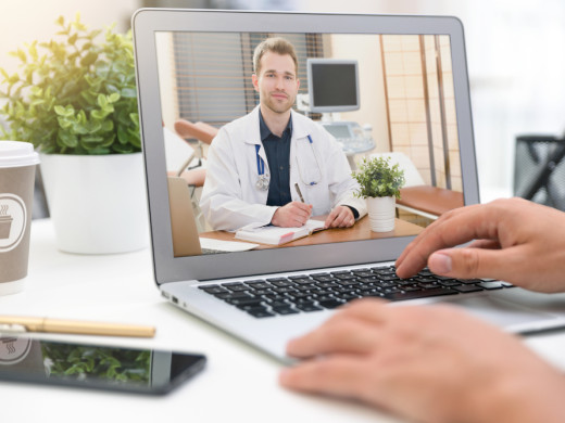 Výzkum 1. LF UK odkryl skutečné požadavky českých pacientů na telemedicínu